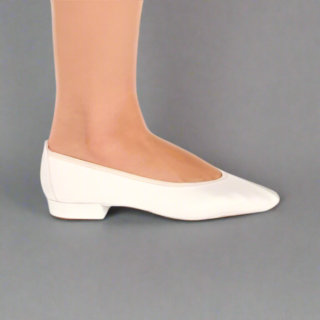 Body Wrappers Angelo Luzio Adult Neena Satin Foldable Slipper